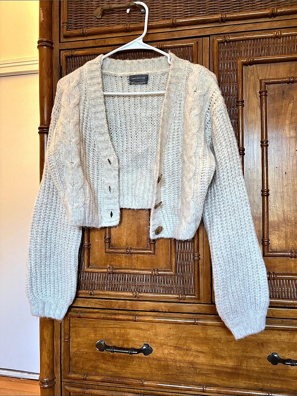 Urban Outfitters UO Cameron Cropped Cable Knit Cardigan Cream Small with tube to